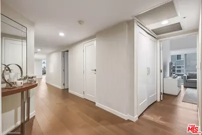 13700 Marina Pointe Dr #305, Marina del Rey, CA 90292 - Photo 45