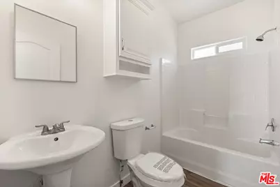 8250 Lankershim Blvd #30, North Hollywood, CA 91605 - Photo 9