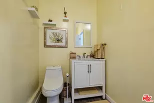 7253 Yolanda Ave, Los Angeles, CA 91335 - Photo 25