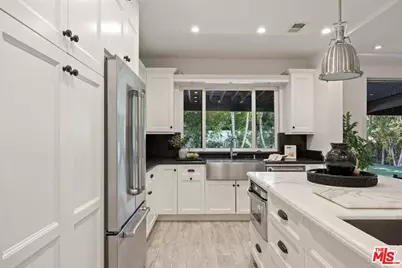15232 Hartsook St, Sherman Oaks, CA 91403 - Photo 9