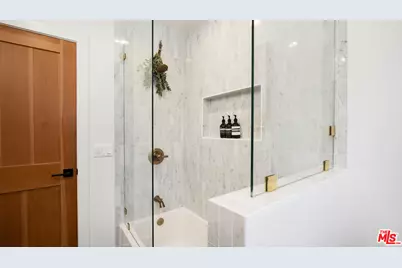 2940 11th Ave, Los Angeles, CA 90018 - Photo 27