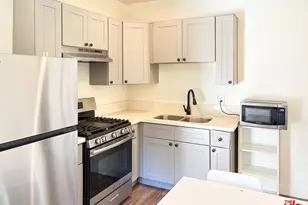 939 S Wilton Pl, Los Angeles, CA 90019 - Photo 15