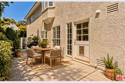 1041 Chantilly Rd, Los Angeles, CA 90077 - Photo 17