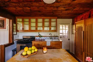19559 Cave Way, Topanga, CA 90290 - Photo 9