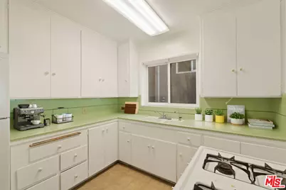 32 5th Pl, Long Beach, CA 90802 - Photo 11