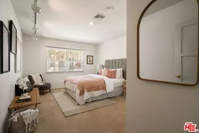 14022 Margate St, Los Angeles, CA 91401 - Photo 21