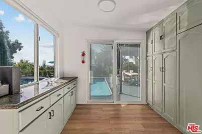 22505 Macfarlane Dr, Los Angeles, CA 91364 - Photo 7