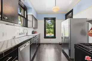 2624 Van Buren Pl, Los Angeles, CA 90007 - Photo 17