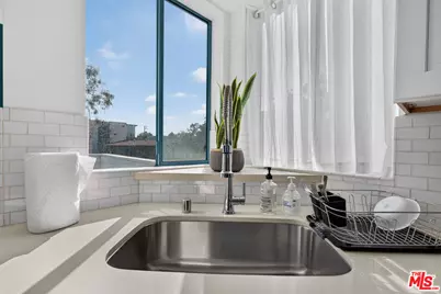 1511 16th St #201, Santa Monica, CA 90404 - Photo 23