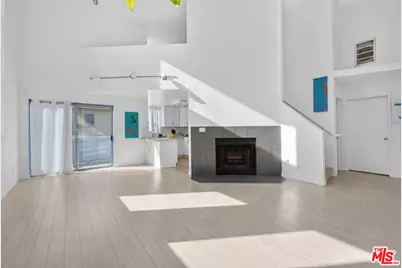1511 16th St #201, Santa Monica, CA 90404 - Photo 1