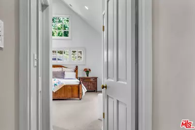 4049 Benedict Canyon Dr, Sherman Oaks, CA 91423 - Photo 19