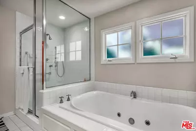 4049 Benedict Canyon Dr, Sherman Oaks, CA 91423 - Photo 23