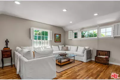 4049 Benedict Canyon Dr, Sherman Oaks, CA 91423 - Photo 9