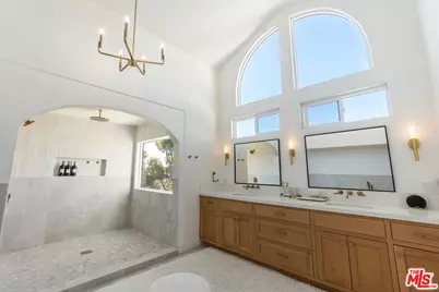 4243 Don Carlos Dr, Los Angeles, CA 90008 - Photo 13