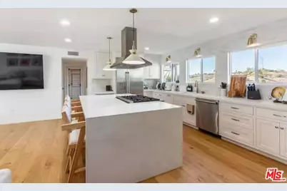 4243 Don Carlos Dr, Los Angeles, CA 90008 - Photo 23