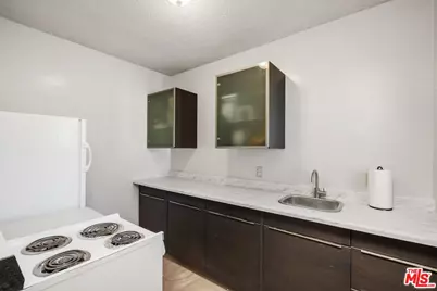 10525 Tennessee Ave, Los Angeles, CA 90064 - Photo 33