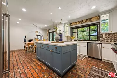 11662 Duque Dr, Studio City, CA 91604 - Photo 9