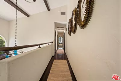 11662 Duque Dr, Studio City, CA 91604 - Photo 27