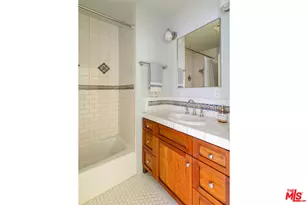 124 S Hobart Blvd, Los Angeles, CA 90004 - Photo 15