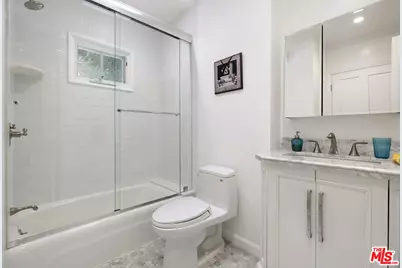 2761 Hutton Dr, Los Angeles, CA 90210 - Photo 29