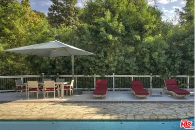 2761 Hutton Dr, Los Angeles, CA 90210 - Photo 13