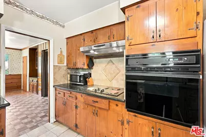 15954 Gault St, Lake Balboa, CA 91406 - Photo 13