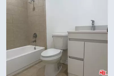 18350 Hatteras St #278, Tarzana, CA 91356 - Photo 37