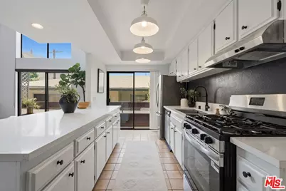12806 Pacific Ave #8, Los Angeles, CA 90066 - Photo 11