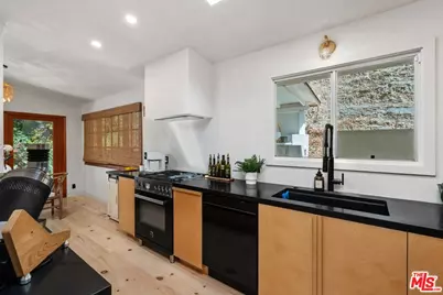 9667 Yoakum Dr, Los Angeles, CA 90210 - Photo 19