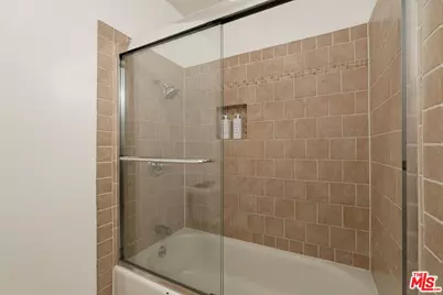 23445 Sylvan St, Woodland Hills, CA 91367 - Photo 45