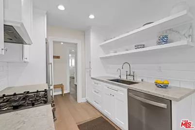 1024 5th St #6, Santa Monica, CA 90403 - Photo 9