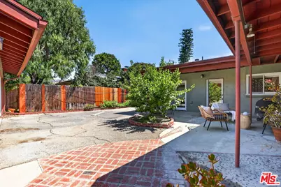 5065 Goodland Ave, Los Angeles, CA 91607 - Photo 37