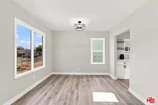 214 E 76th Pl, Los Angeles, CA 90003 - Photo 9