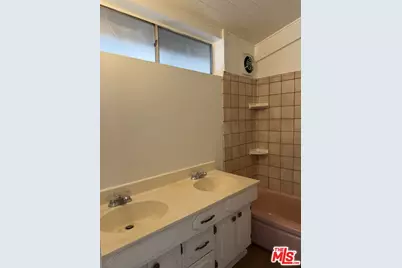 6417 Wystone Ave, Los Angeles, CA 91335 - Photo 17