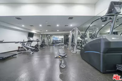 655 S Hope St #704, Los Angeles, CA 90017 - Photo 17