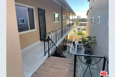330 Bungalow Dr, El Segundo, CA 90245 - Photo 3