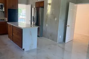 24316 Burbank Blvd, Woodland Hills, CA 91367 - Photo 5
