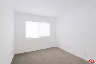 21821 Burbank Blvd, Los Angeles, CA 91367 - Photo 19