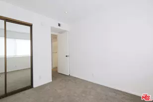 21821 Burbank Blvd, Los Angeles, CA 91367 - Photo 29