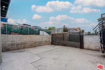 3330 E 8th St, Los Angeles, CA 90023 - Photo 19