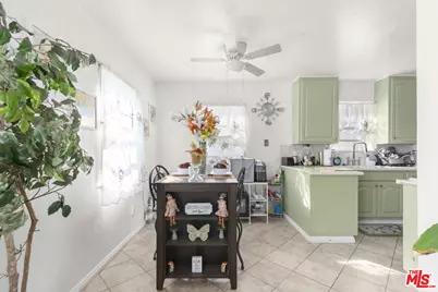 553 W 109th St, Los Angeles, CA 90044 - Photo 9