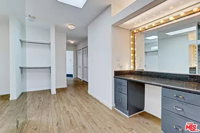 4623 Hayvenhurst Ave, Encino, CA 91436 - Photo 23