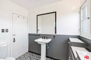 1284 S Cloverdale Ave, Los Angeles, CA 90019 - Photo 53