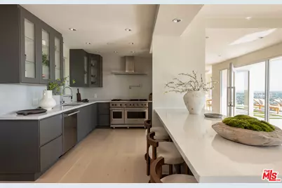 8515 Hedges Way, Los Angeles, CA 90069 - Photo 11