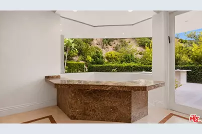 1856 Loma Vista Dr, Beverly Hills, CA 90210 - Photo 23
