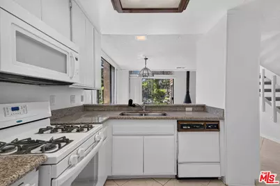 12750 Centralia St, Lakewood, CA 90715 - Photo 29