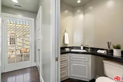 803 N Rexford Dr, Beverly Hills, CA 90210 - Photo 15