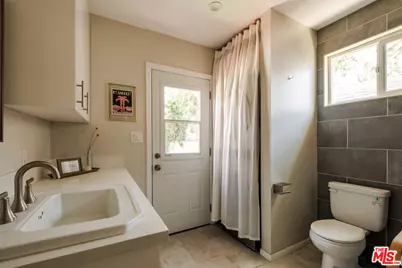 5640 Greenbush Ave, Los Angeles, CA 91401 - Photo 21