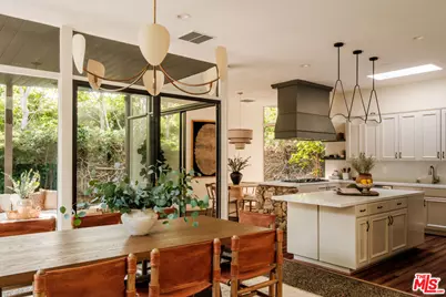 1151 Angelo Dr, Beverly Hills, CA 90210 - Photo 17