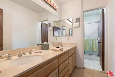 8312 Chase Ave, Los Angeles, CA 90045 - Photo 11